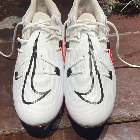 Football cleats good newcondition - Picture 3 of 4